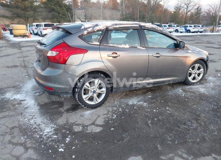 Photo 4 of 2014 Ford Focus SE (VIN 1FADP3K26EL178195)