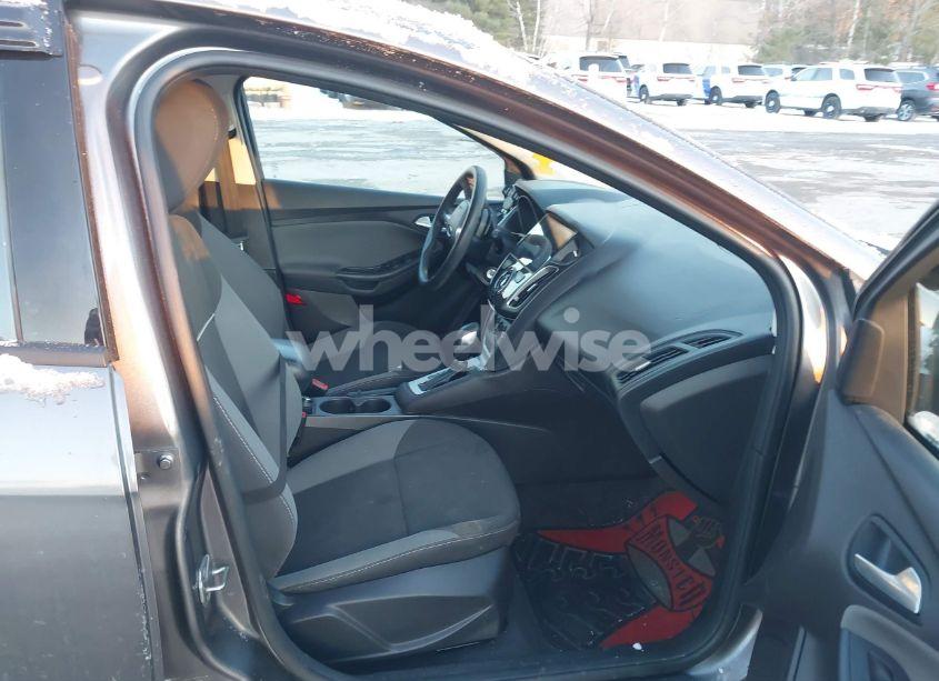 Photo 5 of 2014 Ford Focus SE (VIN 1FADP3K26EL178195)