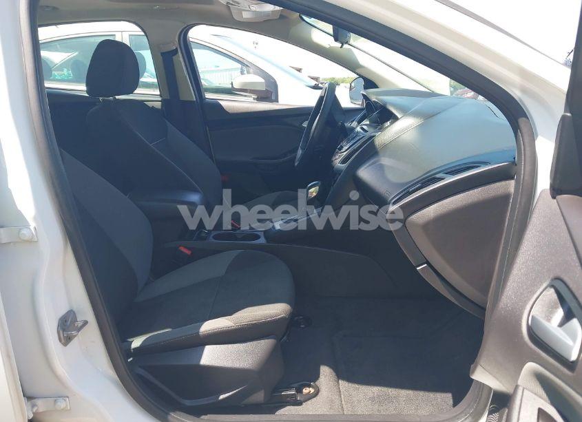 Photo 5 of 2014 Ford Focus SE (VIN 1FADP3K26EL238606)