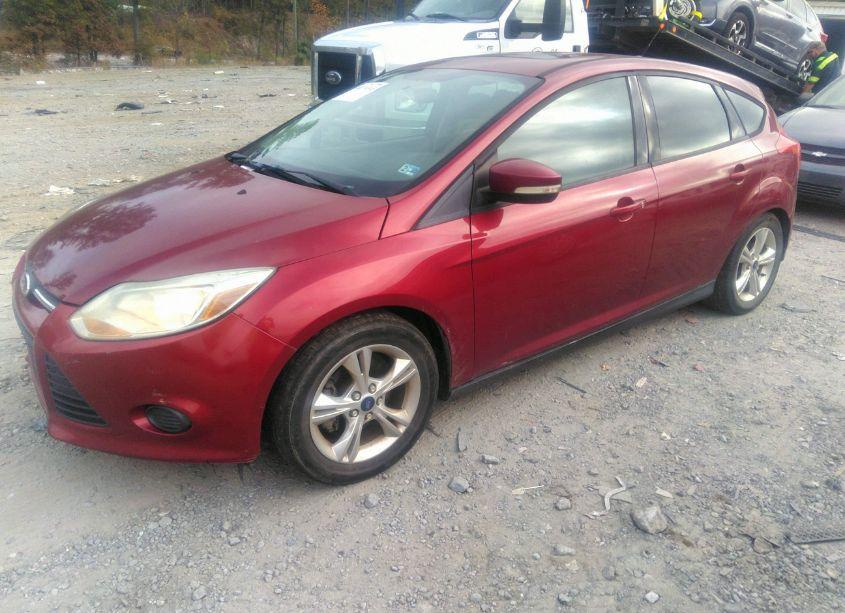 Photo 2 of 2014 Ford Focus SE (VIN 1FADP3K26EL262873)