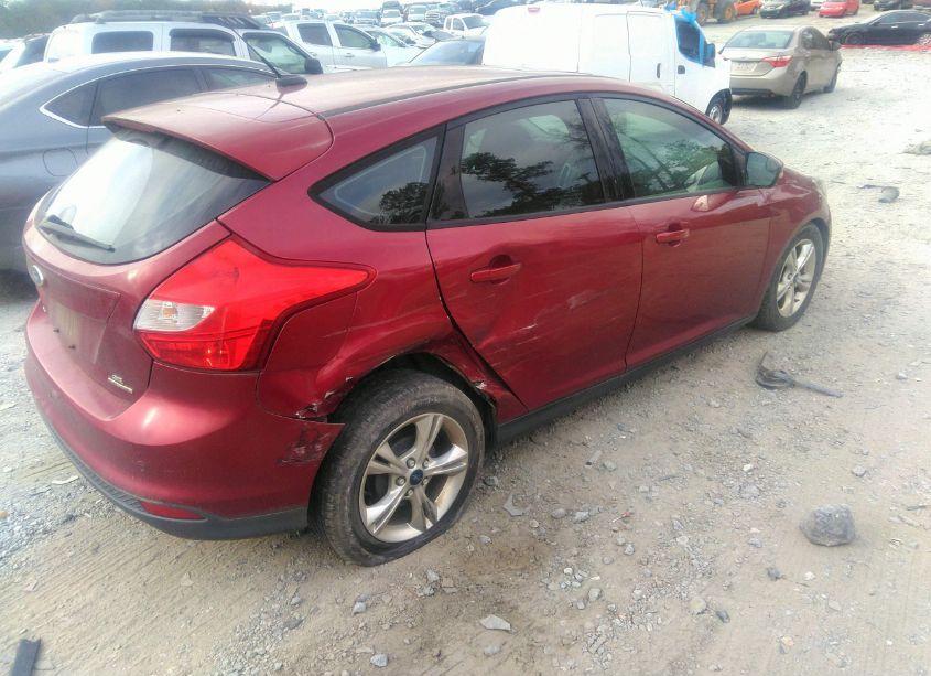 Photo 4 of 2014 Ford Focus SE (VIN 1FADP3K26EL262873)