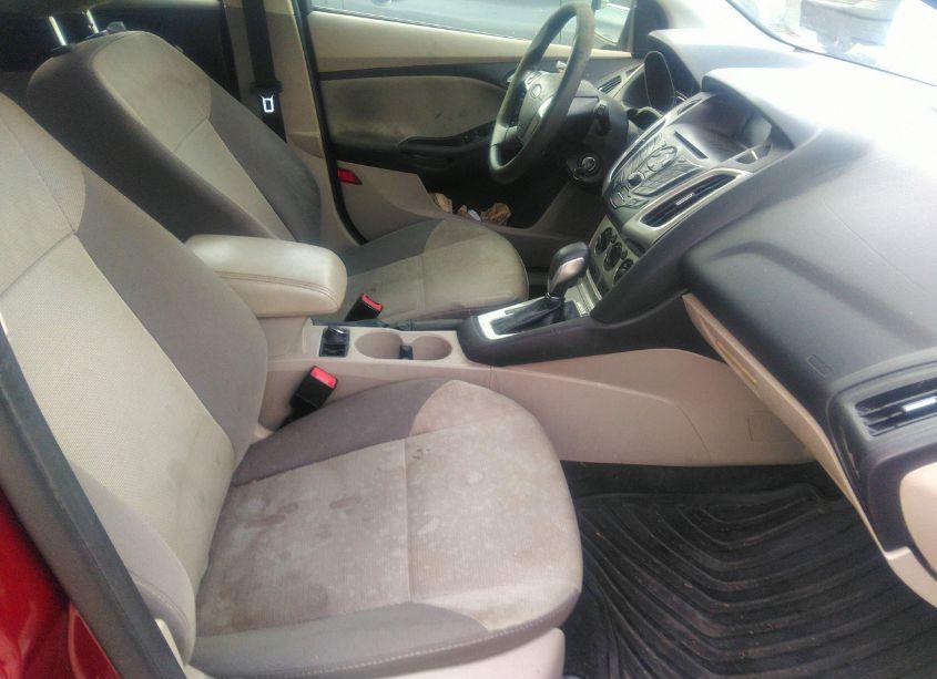 Photo 5 of 2014 Ford Focus SE (VIN 1FADP3K26EL262873)