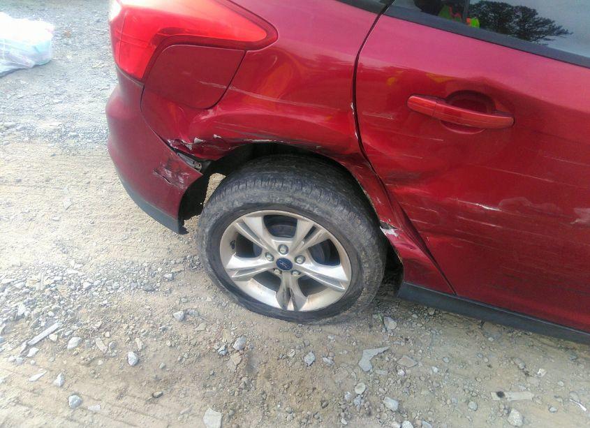 Photo 6 of 2014 Ford Focus SE (VIN 1FADP3K26EL262873)