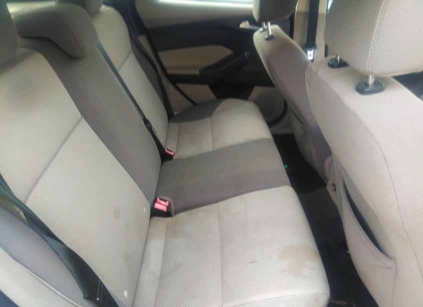 Photo 8 of 2014 Ford Focus SE (VIN 1FADP3K26EL262873)