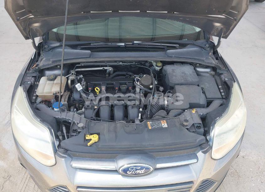 Photo 10 of 2014 Ford Focus SE (VIN 1FADP3K26EL277292)