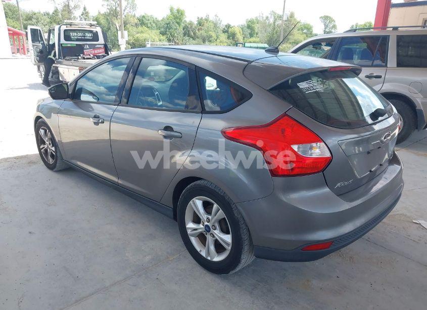 Photo 3 of 2014 Ford Focus SE (VIN 1FADP3K26EL277292)
