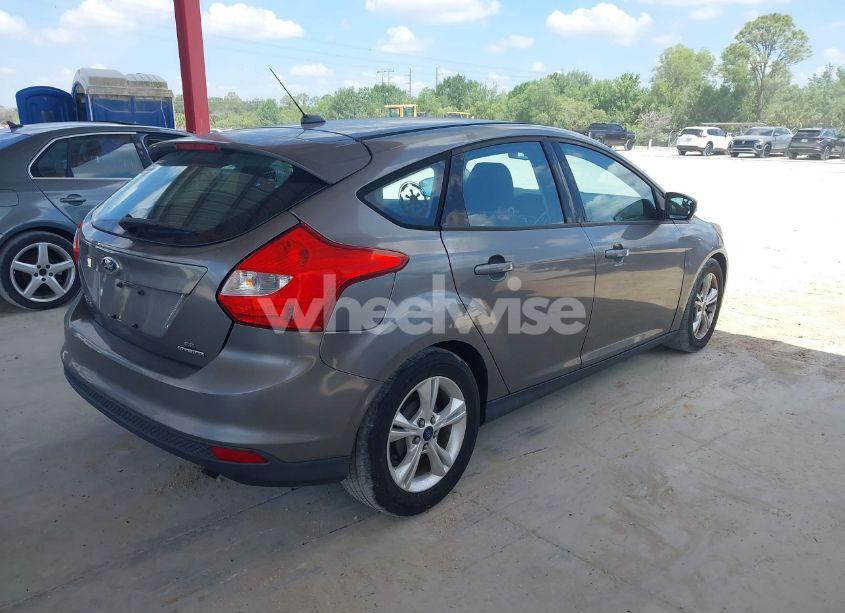 Photo 4 of 2014 Ford Focus SE (VIN 1FADP3K26EL277292)