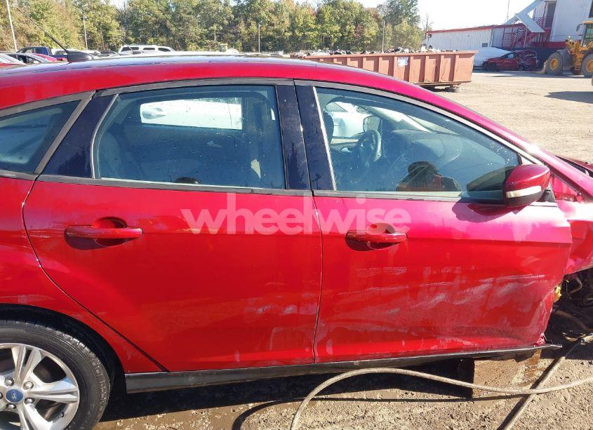 Photo 14 of 2014 Ford Focus SE (VIN 1FADP3K26EL284971)