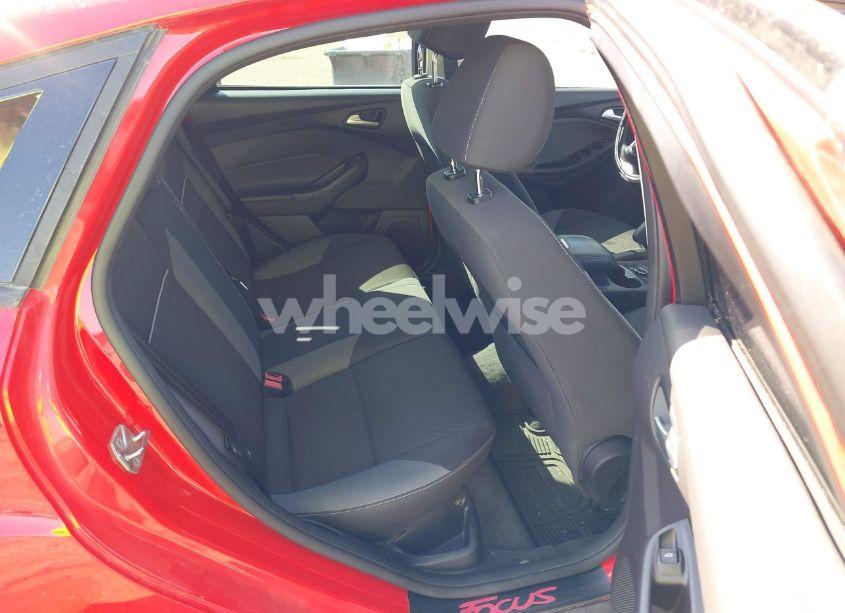 Photo 8 of 2014 Ford Focus SE (VIN 1FADP3K26EL305818)