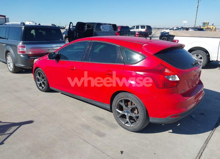 Photo 3 of 2014 Ford Focus SE (VIN 1FADP3K26EL326622)