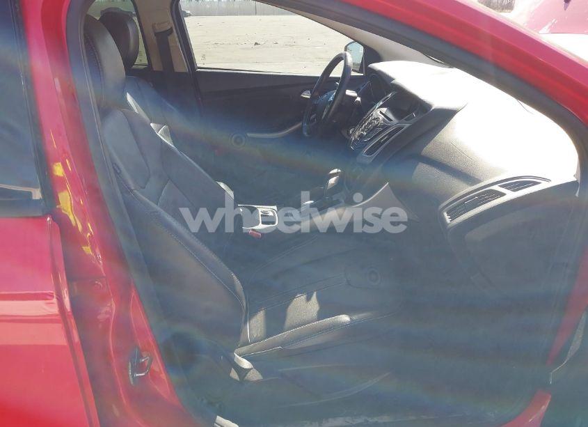 Photo 5 of 2014 Ford Focus SE (VIN 1FADP3K26EL326622)