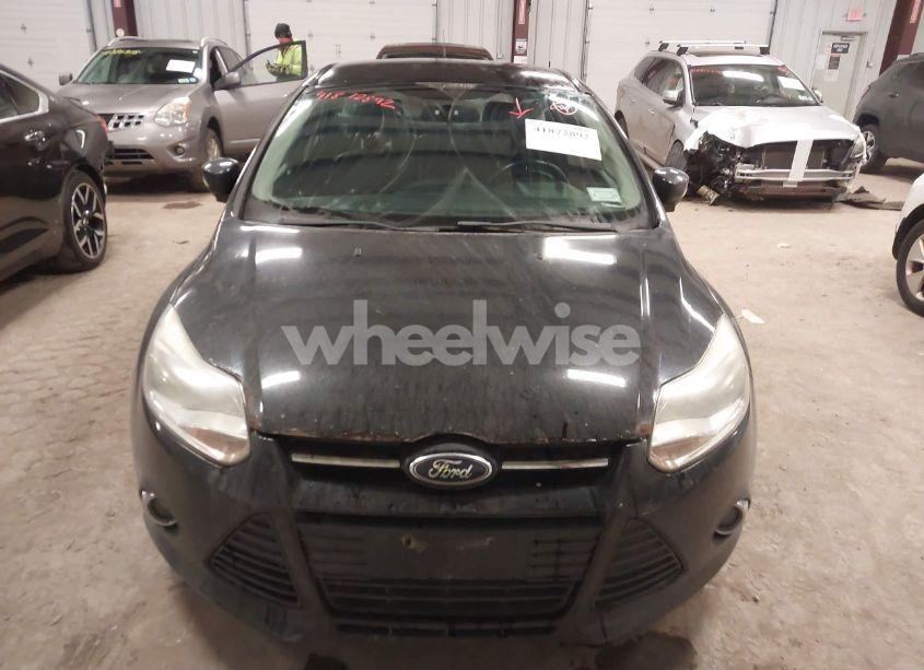 Photo 12 of 2014 Ford Focus SE (VIN 1FADP3K26EL337345)