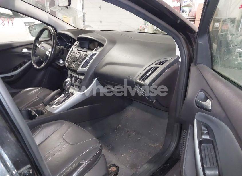 Photo 5 of 2014 Ford Focus SE (VIN 1FADP3K26EL337345)