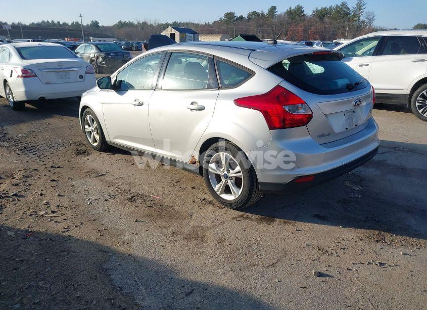 Photo 3 of 2014 Ford Focus SE (VIN 1FADP3K26EL343971)