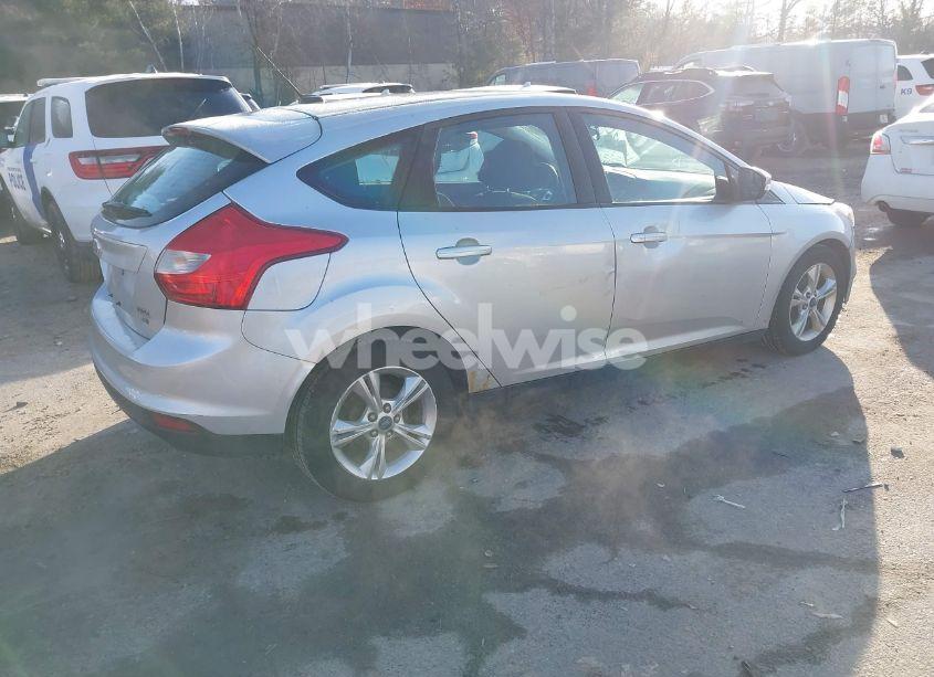 Photo 4 of 2014 Ford Focus SE (VIN 1FADP3K26EL343971)
