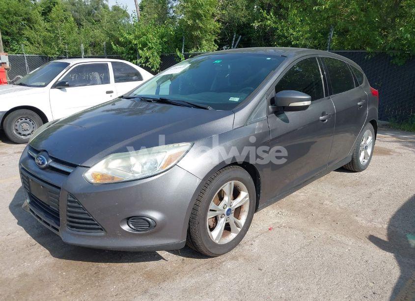Photo 2 of 2014 Ford Focus SE (VIN 1FADP3K26EL374251)