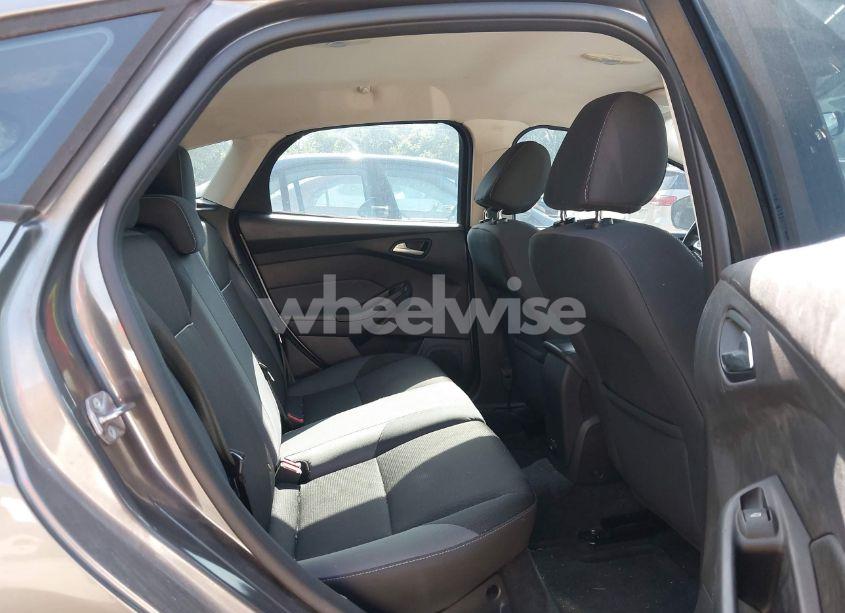 Photo 8 of 2014 Ford Focus SE (VIN 1FADP3K26EL374251)