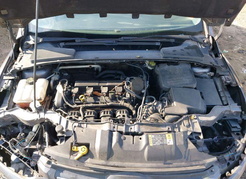 Photo 10 of 2014 Ford Focus SE (VIN 1FADP3K26EL387033)