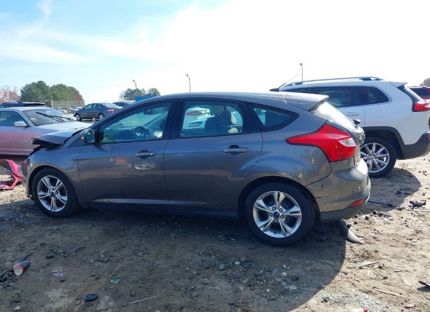 Photo 15 of 2014 Ford Focus SE (VIN 1FADP3K26EL387033)