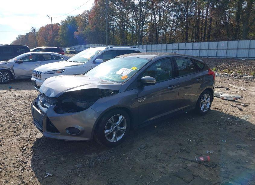 Photo 2 of 2014 Ford Focus SE (VIN 1FADP3K26EL387033)