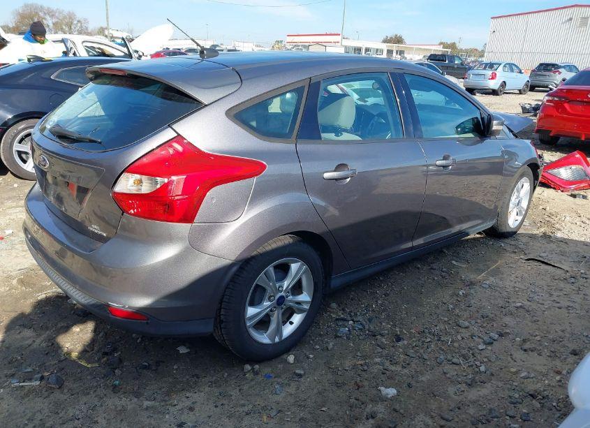 Photo 4 of 2014 Ford Focus SE (VIN 1FADP3K26EL387033)