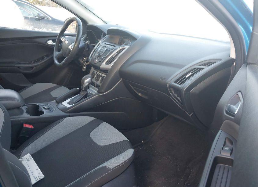 Photo 5 of 2014 Ford Focus SE (VIN 1FADP3K26EL391079)