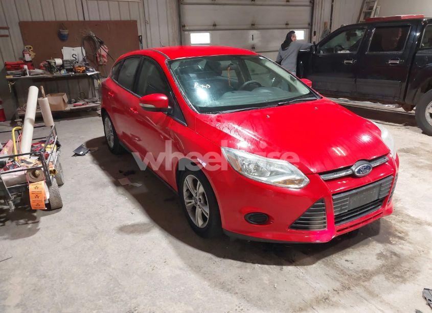 2014 Ford Focus SE (VIN 1FADP3K26EL392992) main photo
