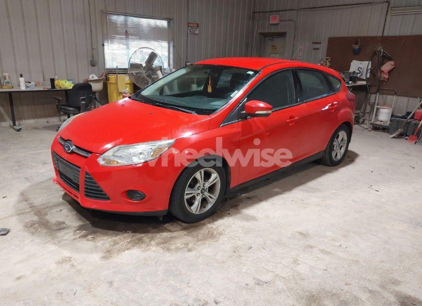 Photo 2 of 2014 Ford Focus SE (VIN 1FADP3K26EL392992)