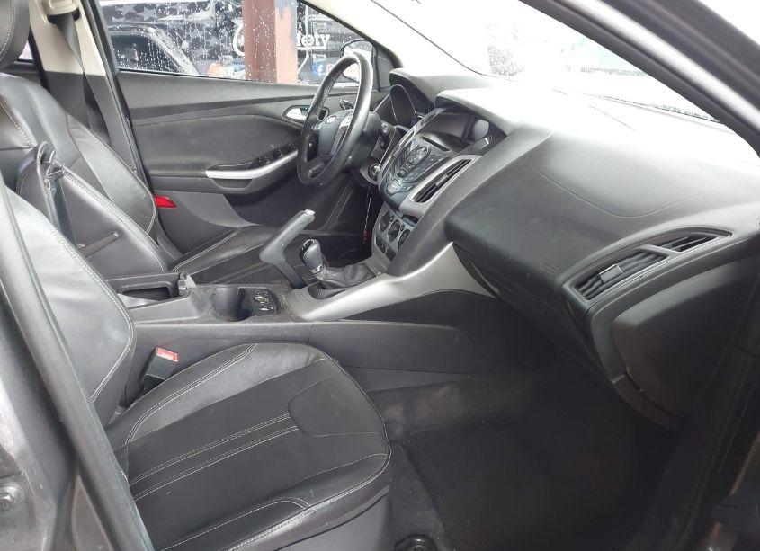 Photo 5 of 2014 Ford Focus SE (VIN 1FADP3K26EL399649)