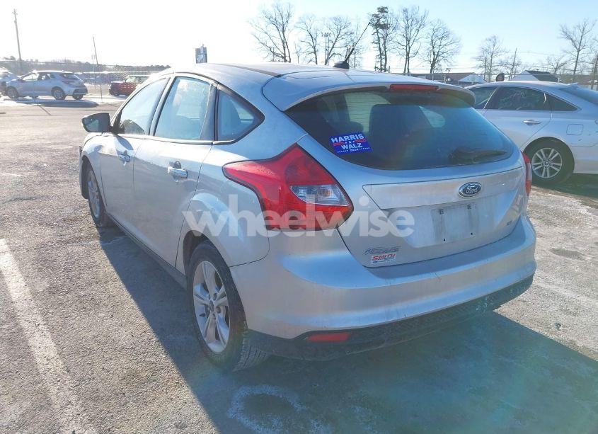 Photo 3 of 2014 Ford Focus SE (VIN 1FADP3K26EL401898)
