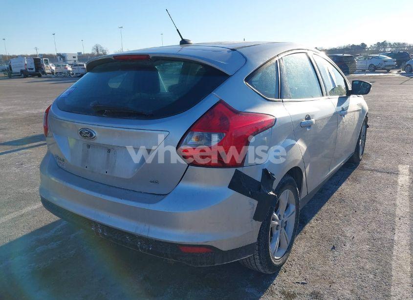 Photo 4 of 2014 Ford Focus SE (VIN 1FADP3K26EL401898)