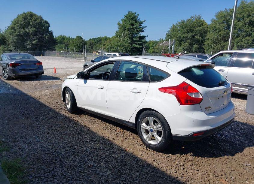 Photo 3 of 2014 Ford Focus SE (VIN 1FADP3K26EL435596)