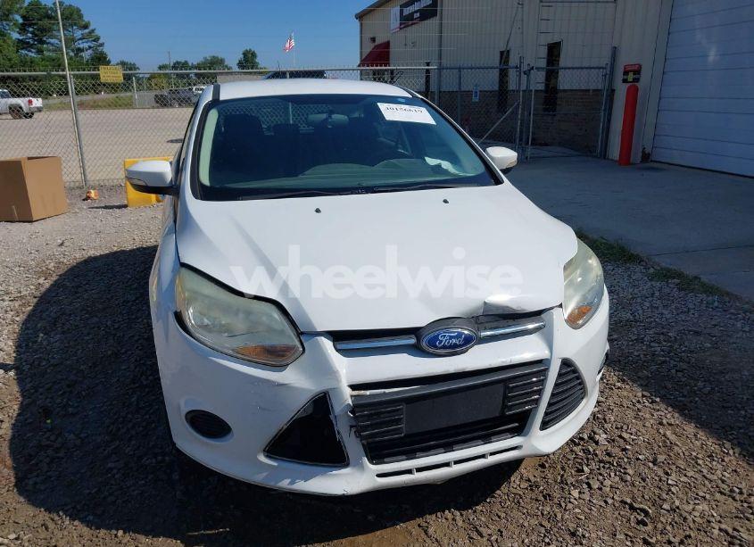 Photo 6 of 2014 Ford Focus SE (VIN 1FADP3K26EL435596)