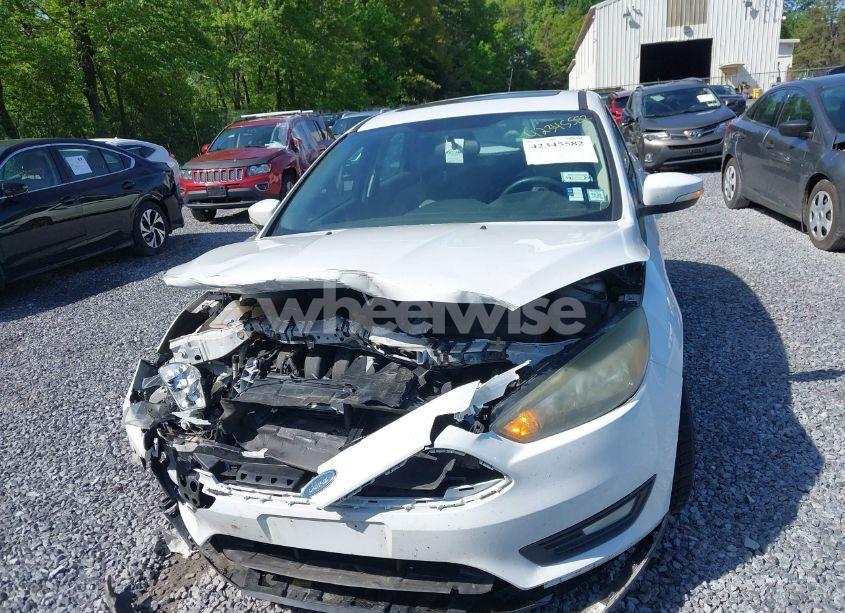 Photo 11 of 2015 Ford Focus SE (VIN 1FADP3K26FL235125)