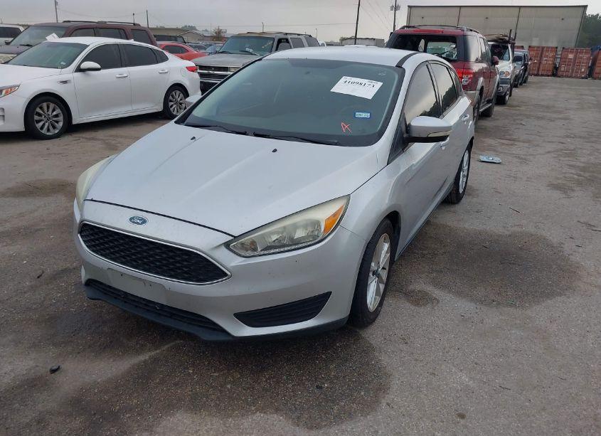 Photo 2 of 2015 Ford Focus SE (VIN 1FADP3K26FL249347)
