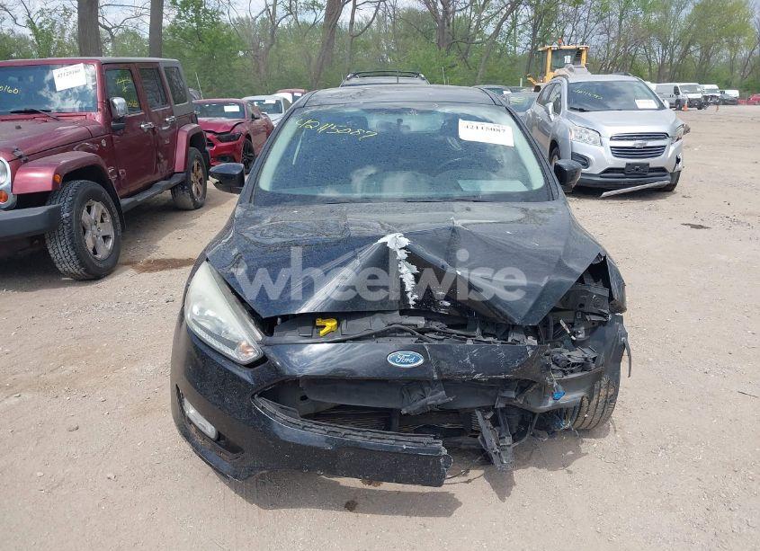 Photo 13 of 2015 Ford Focus SE (VIN 1FADP3K26FL268433)