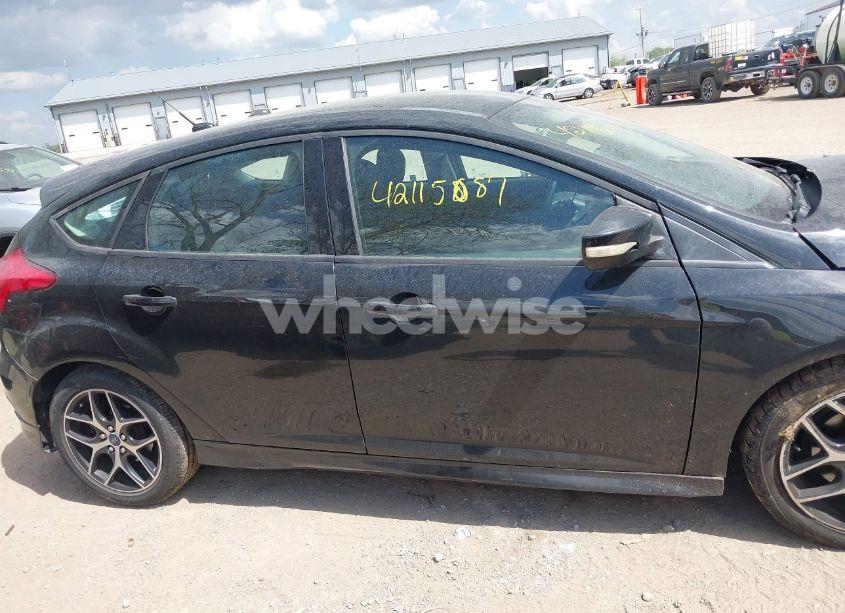 Photo 14 of 2015 Ford Focus SE (VIN 1FADP3K26FL268433)