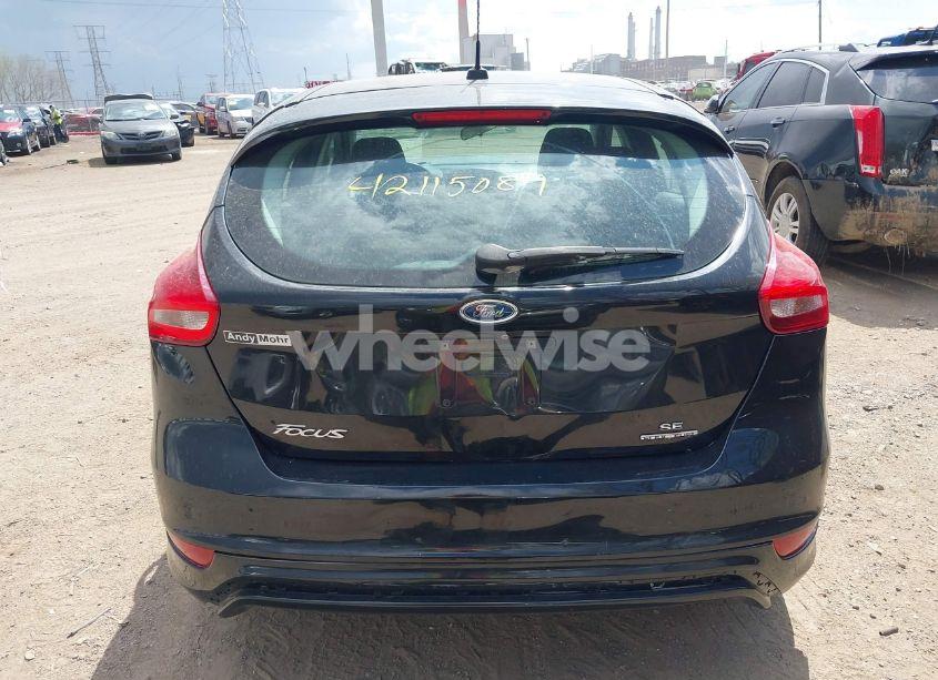 Photo 17 of 2015 Ford Focus SE (VIN 1FADP3K26FL268433)