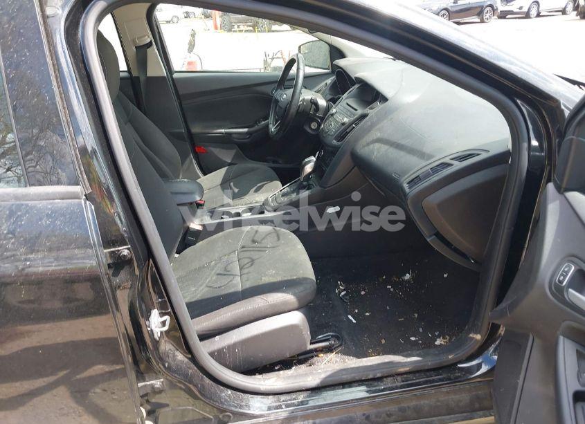 Photo 5 of 2015 Ford Focus SE (VIN 1FADP3K26FL268433)