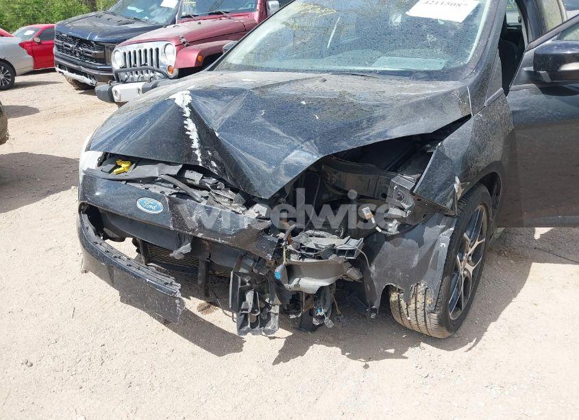 Photo 6 of 2015 Ford Focus SE (VIN 1FADP3K26FL268433)