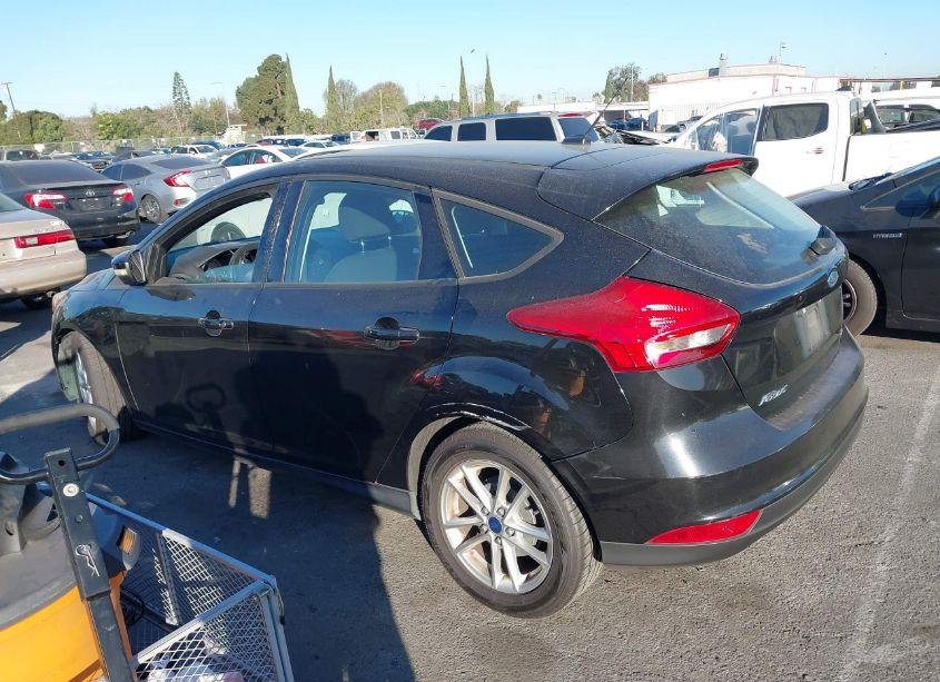 Photo 14 of 2015 Ford Focus SE (VIN 1FADP3K26FL281280)