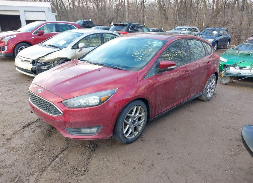 Photo 2 of 2015 Ford Focus SE (VIN 1FADP3K26FL312964)