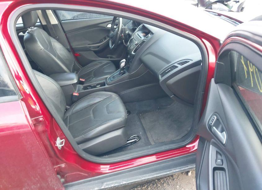Photo 5 of 2015 Ford Focus SE (VIN 1FADP3K26FL312964)