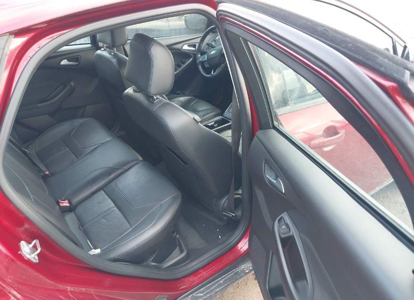 Photo 8 of 2015 Ford Focus SE (VIN 1FADP3K26FL312964)