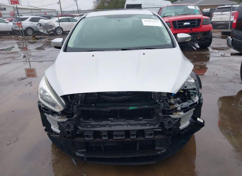 Photo 13 of 2015 Ford Focus SE (VIN 1FADP3K26FL317291)