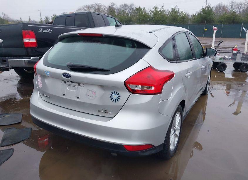 Photo 4 of 2015 Ford Focus SE (VIN 1FADP3K26FL317291)