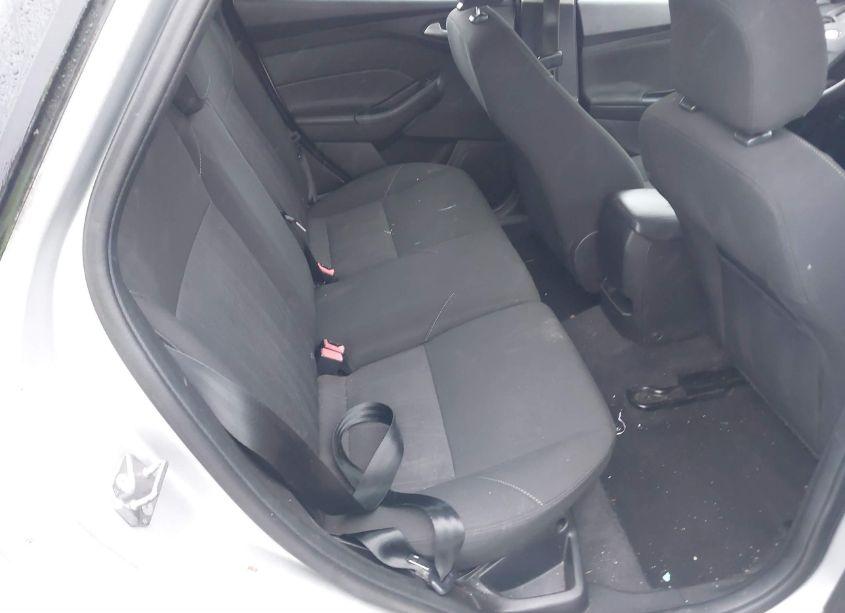 Photo 8 of 2015 Ford Focus SE (VIN 1FADP3K26FL317291)