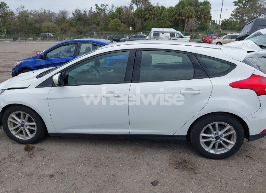 Photo 14 of 2015 Ford Focus SE (VIN 1FADP3K26FL328517)