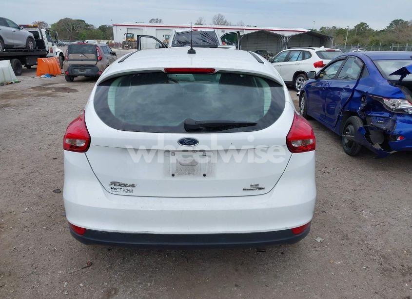 Photo 16 of 2015 Ford Focus SE (VIN 1FADP3K26FL328517)