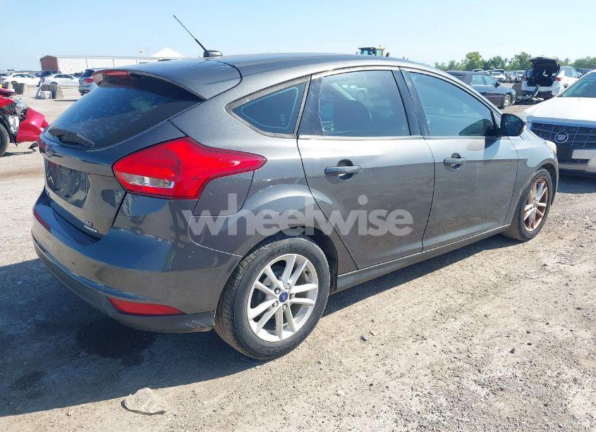 Photo 4 of 2015 Ford Focus SE (VIN 1FADP3K26FL347469)